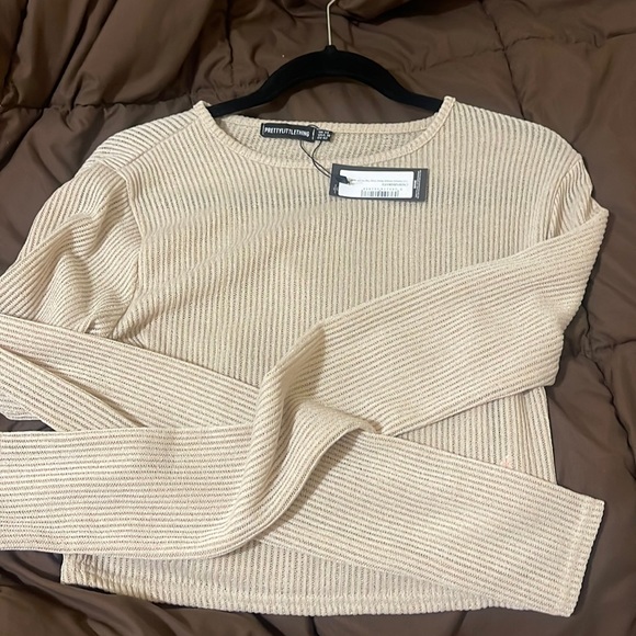 Pretty little thing long sleeve - Picture 1 of 1